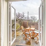 2 Bed In Oc-t34776 Vakantiehuis Leathley