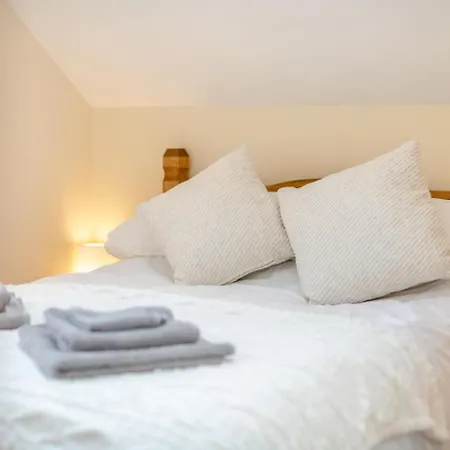 2 Bed In Oc-t34776 * Leathley